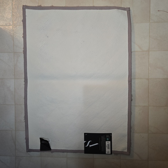 Simply Vera Plush Bathroom Rug - Picture 3 of 5